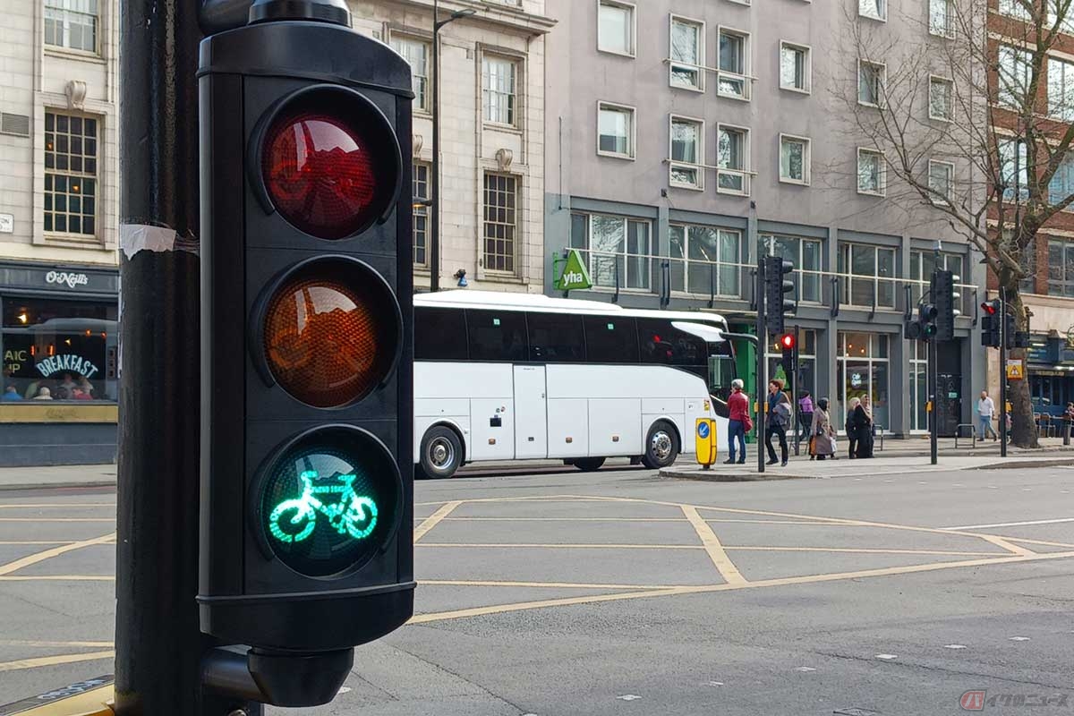 ロンドンの街で見かけた自転車専用の信号機
