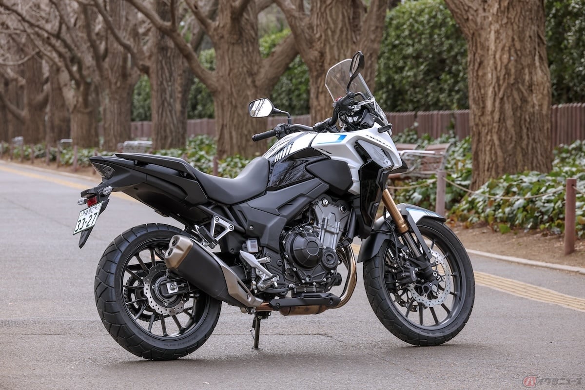 排気量400cc以下のバイクを運転することができる"普通二輪免許"も、16歳以上から取得可能
