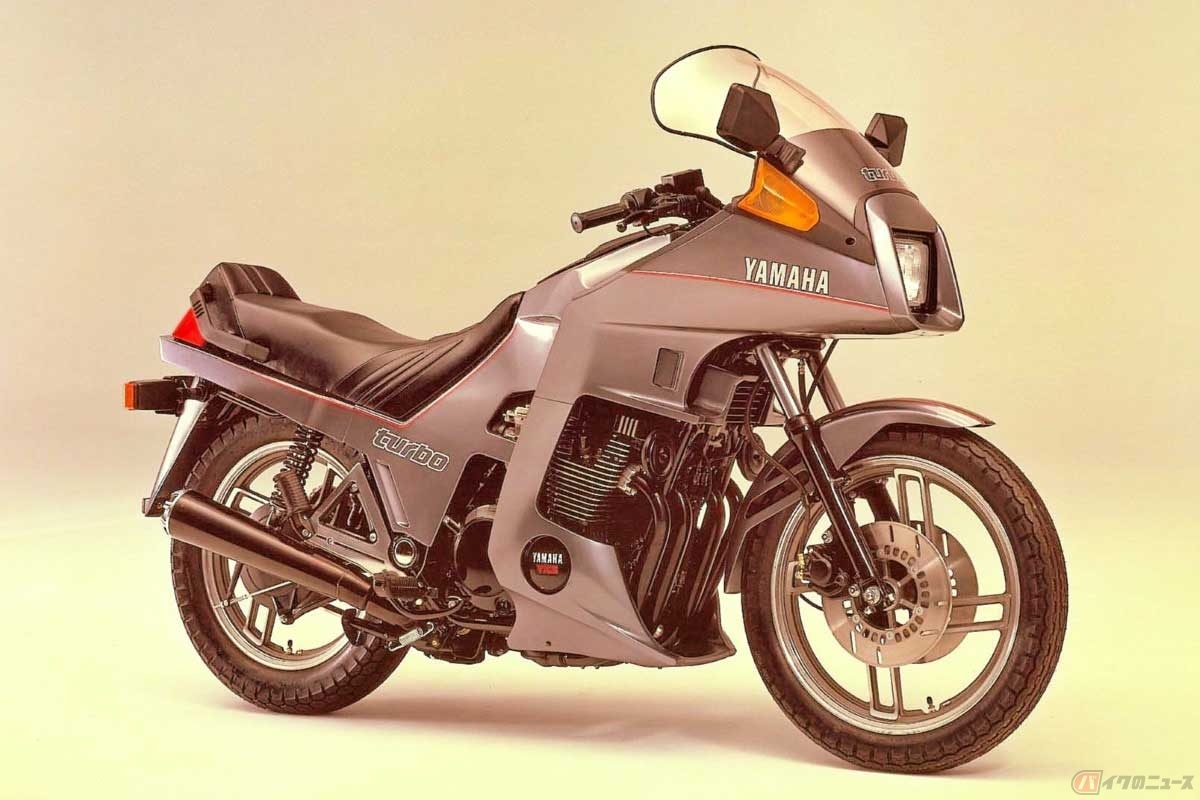 ヤマハ「XJ650 turbo」(1982年)は、排気量653ccの空冷4気筒エンジンにキャブレターで燃料供給し、最高出力は90馬力を発揮