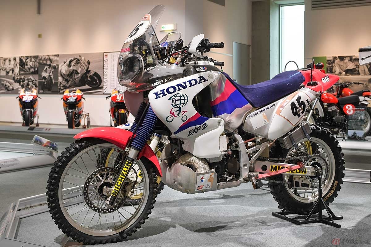 1995年に「グラナダ~ダカール・ラリー」に出場したホンダ「EXP-2」。2ストロークエンジンの最終進化形と言える「AR燃焼」技術を搭載したファクトリーマシン