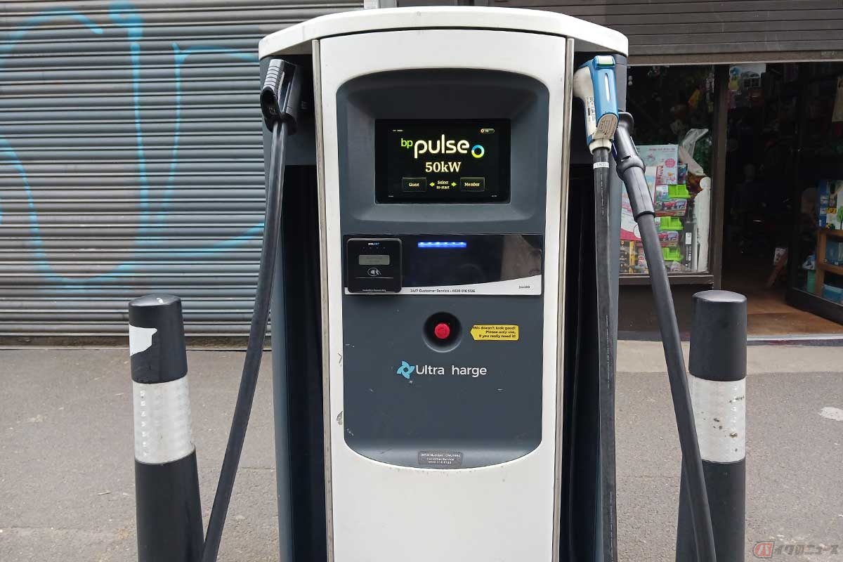 ロンドンの街では充電スタンドをよく見かけた。あれだけEVカーが走っているのだから、それはそうだろう、とも思う