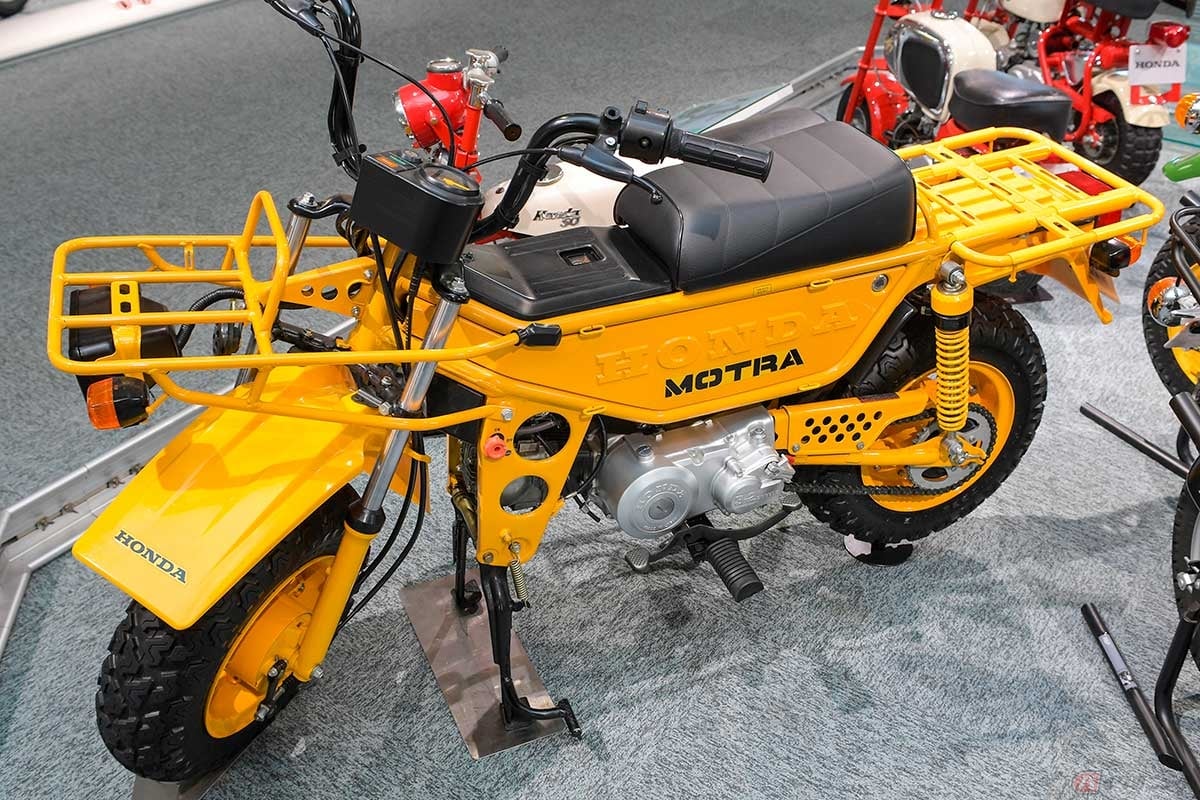 高張力鋼パイプと鋼板で構成された車体に、逞しいブロックタイヤとワイドフェンダーが似合う