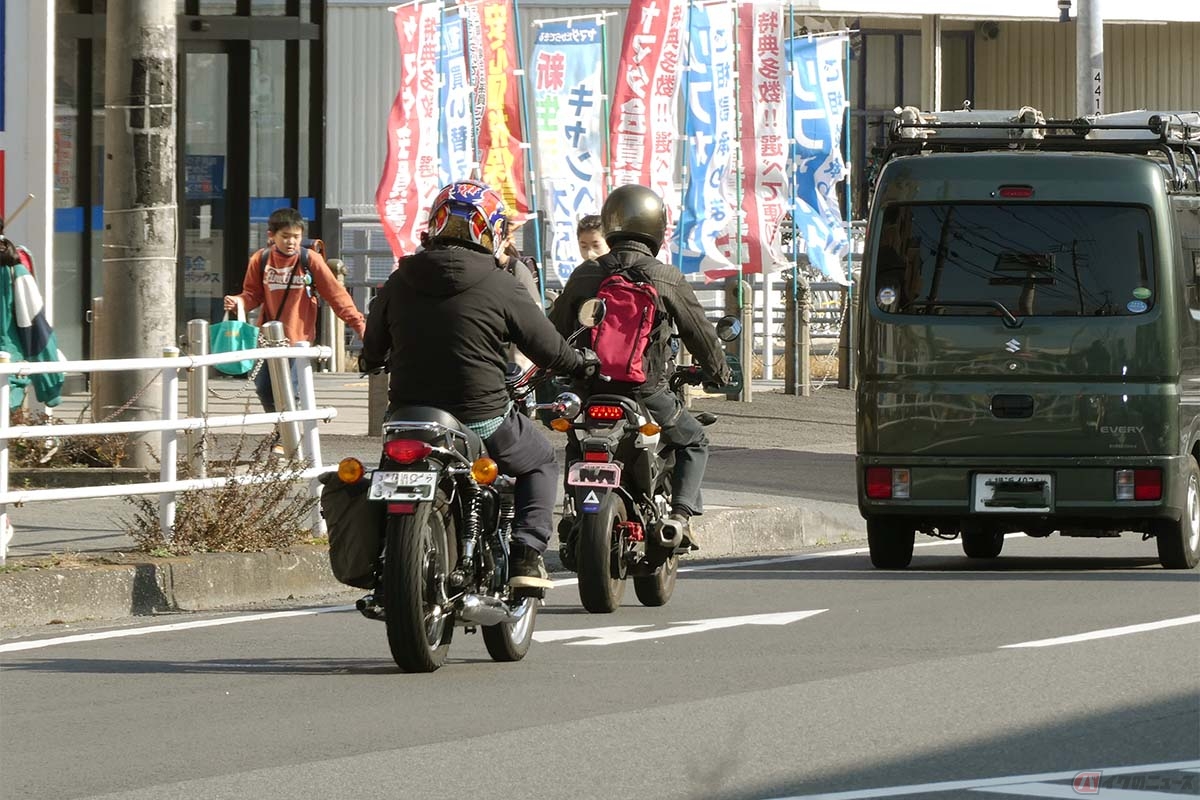無駄にブレーキを多用したり、急ブレーキをかける、車間距離を詰めすぎる、車線変更が多すぎるなど、相手が不快に感じる行為をすると、あおり運転の加害者となってしまうこともある