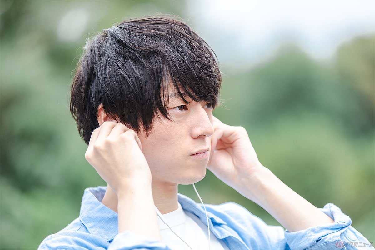 イヤホンの使用は周囲の音が確認できれば問題はない