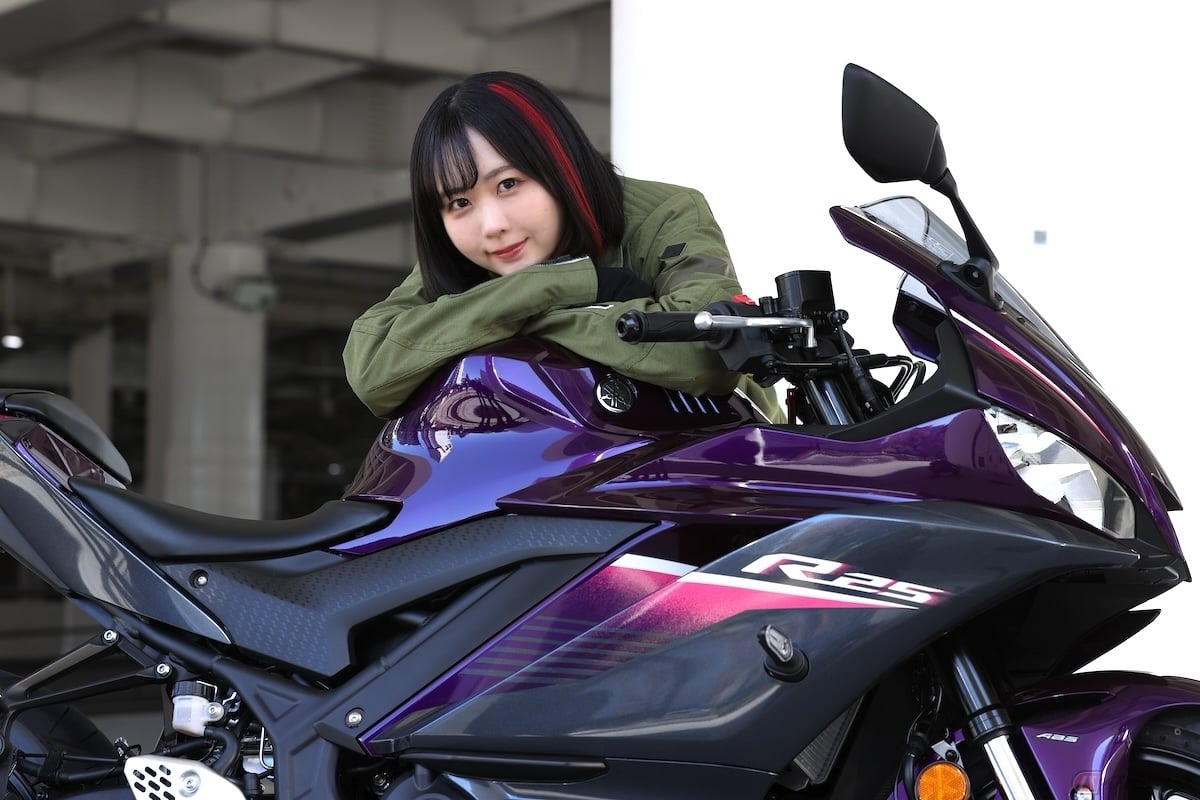 パープルとピンクの組み合わせがちょっと昭和を感じさせるのかもしれない