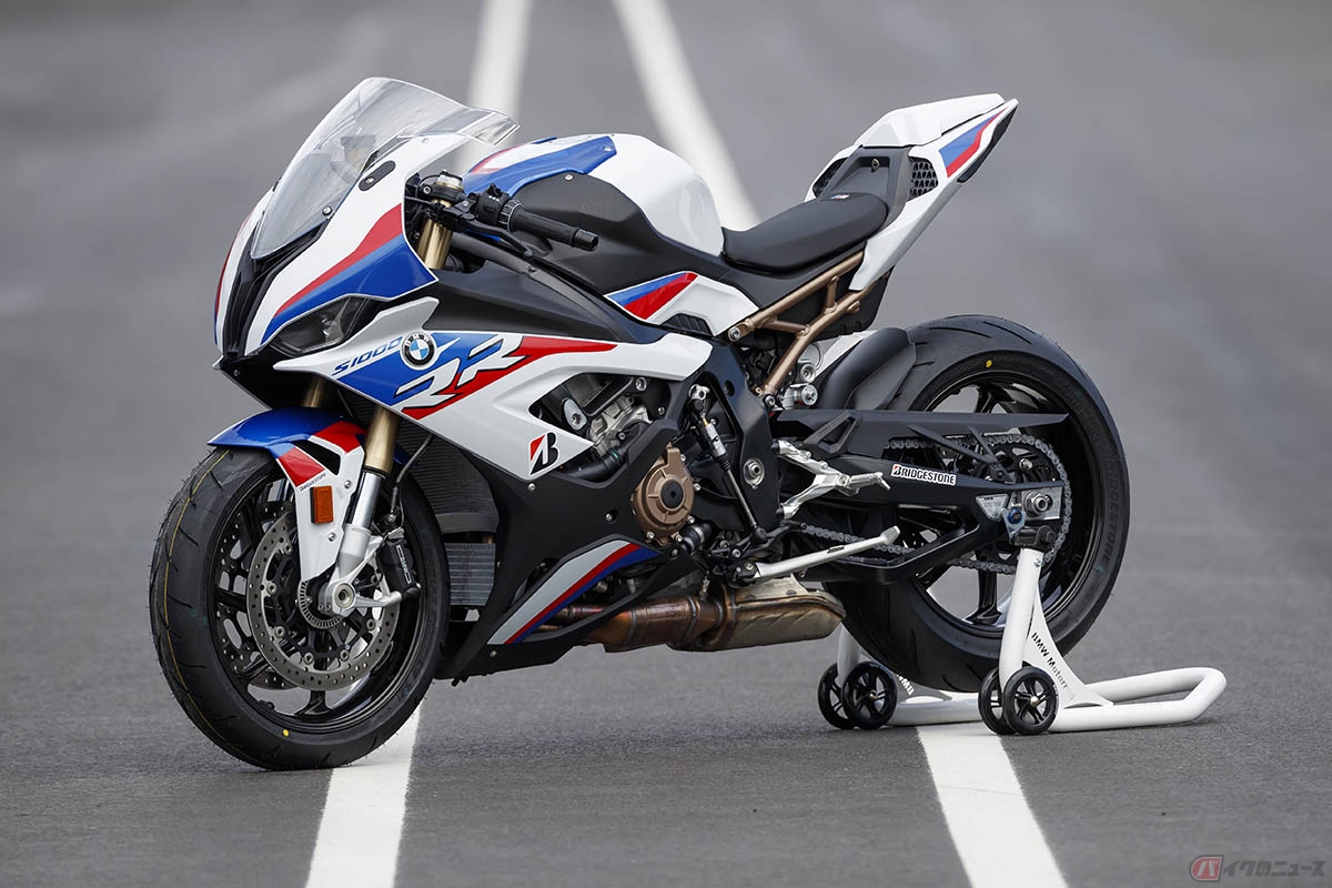 ブリヂストン「BATTLAX HYPERSPORT S22」の新車装着が決定したBMW新型「S1000 RR」