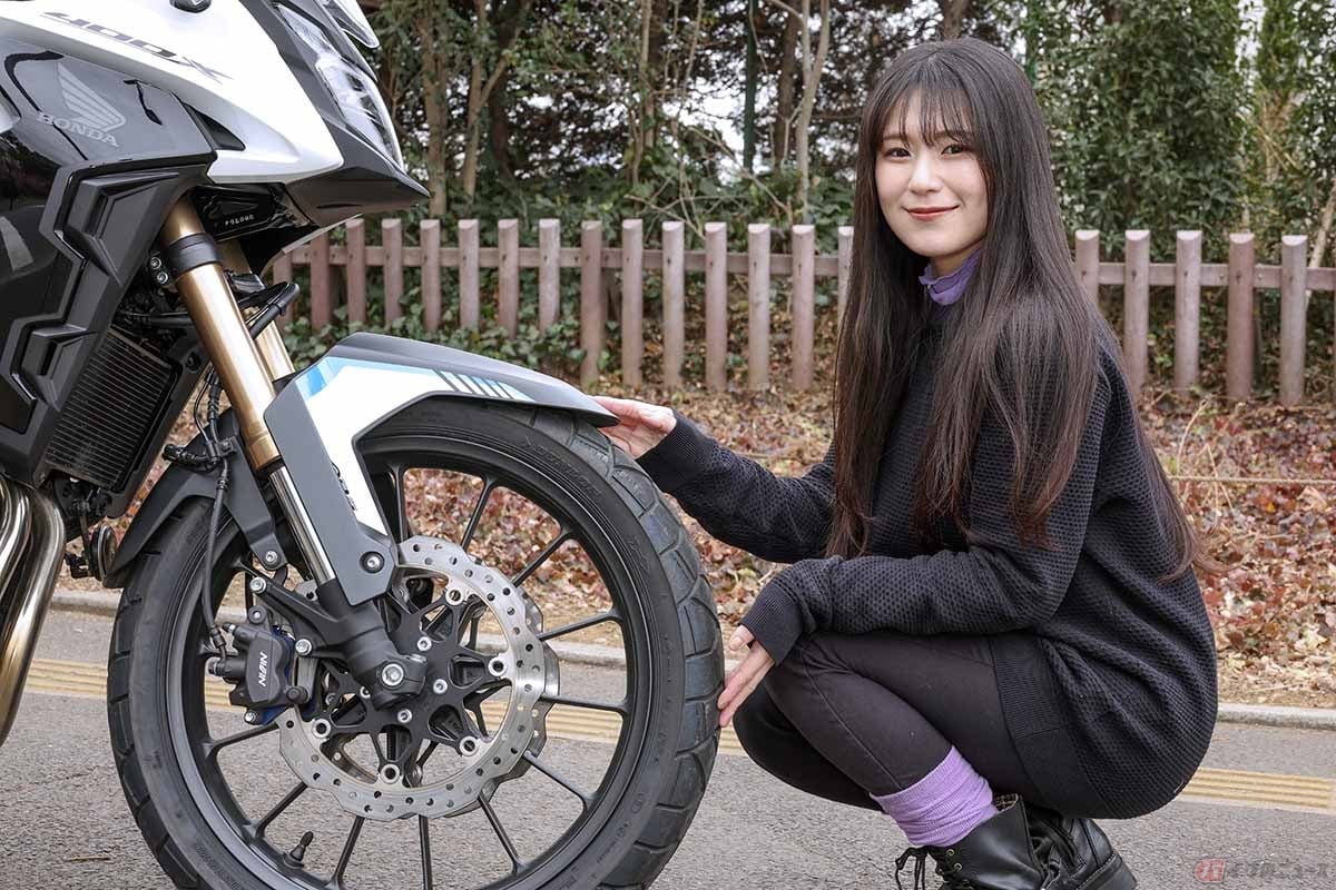 倒立フォークが採用されたホンダ「400X」