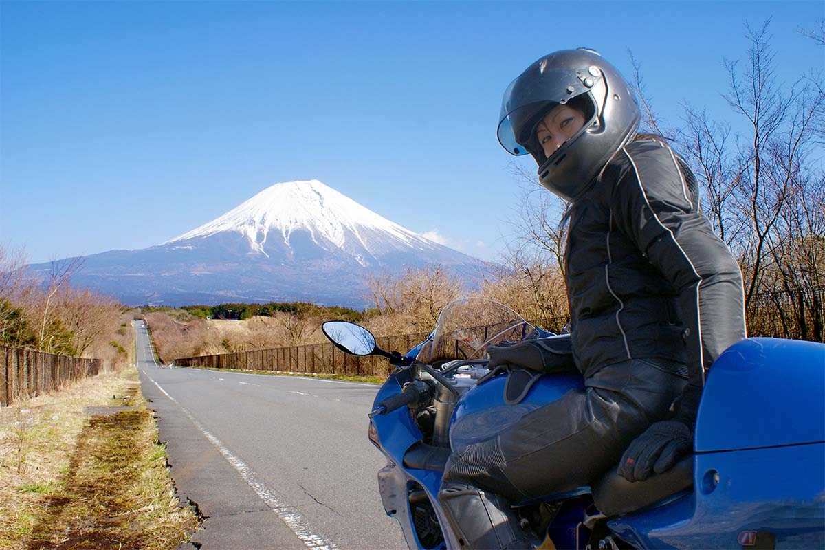 寒い冬のライダーの心強い味方が「電熱ウェア」