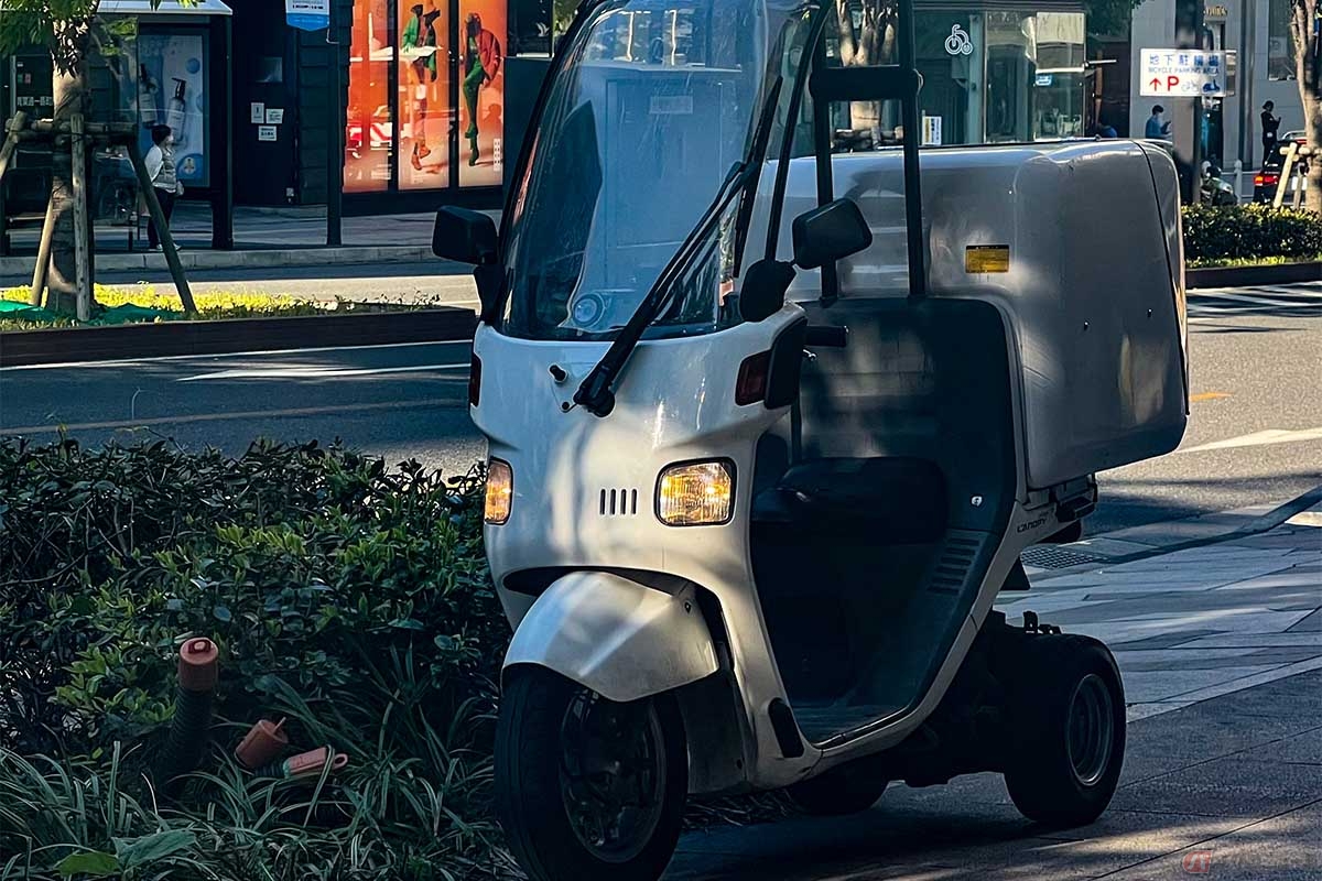 バイクで自社のデリバリーをする場合は、緑ナンバーは不要
