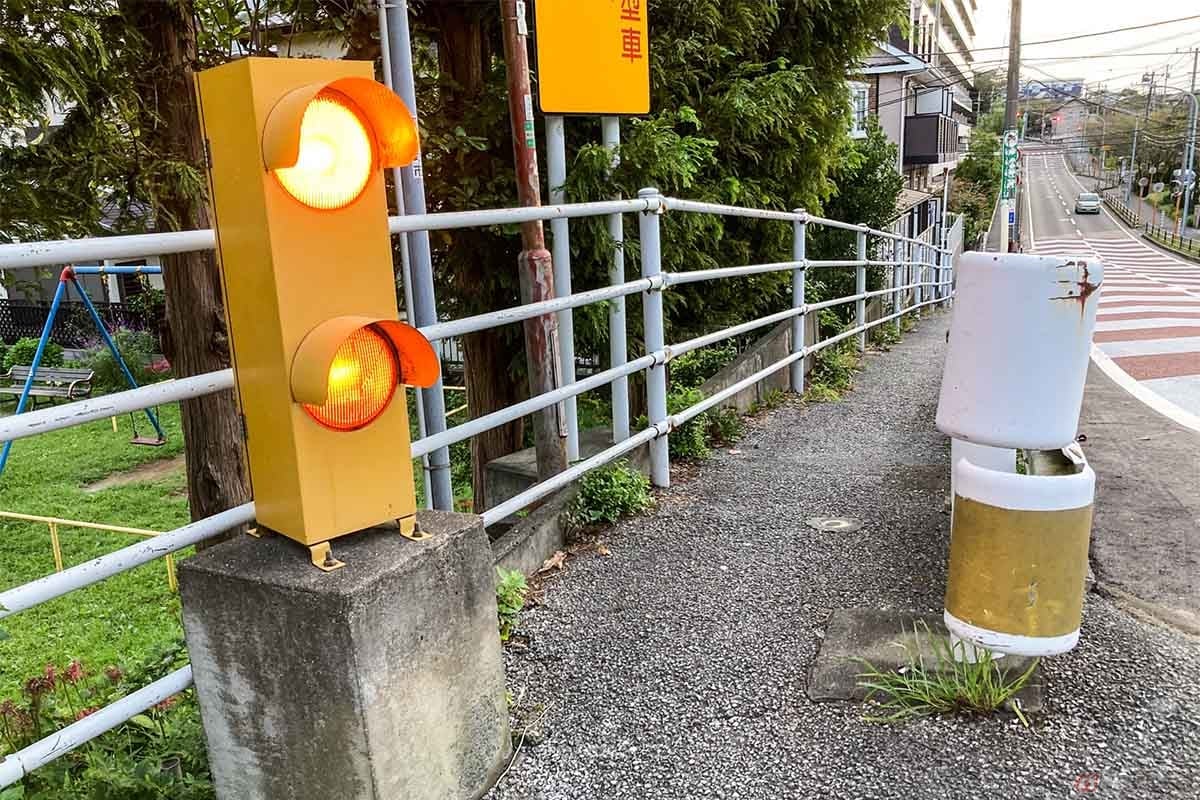 ブリンカーライトはランプ部の直径は20cmが一般的