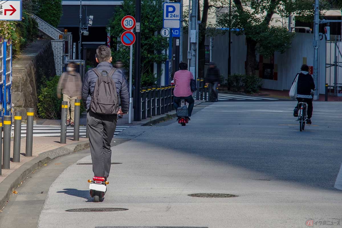 新ルールで「ほぼ自転車」となる電動キックボード