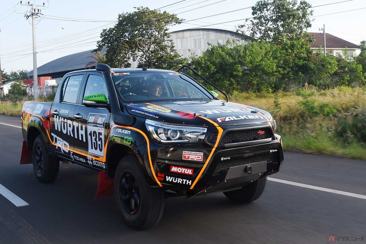 「WURTH TRD HILUX MSB Tras 135」のトヨタハイラックスをベースにしたクロスカントリーラリー車両(写真/青山義明)