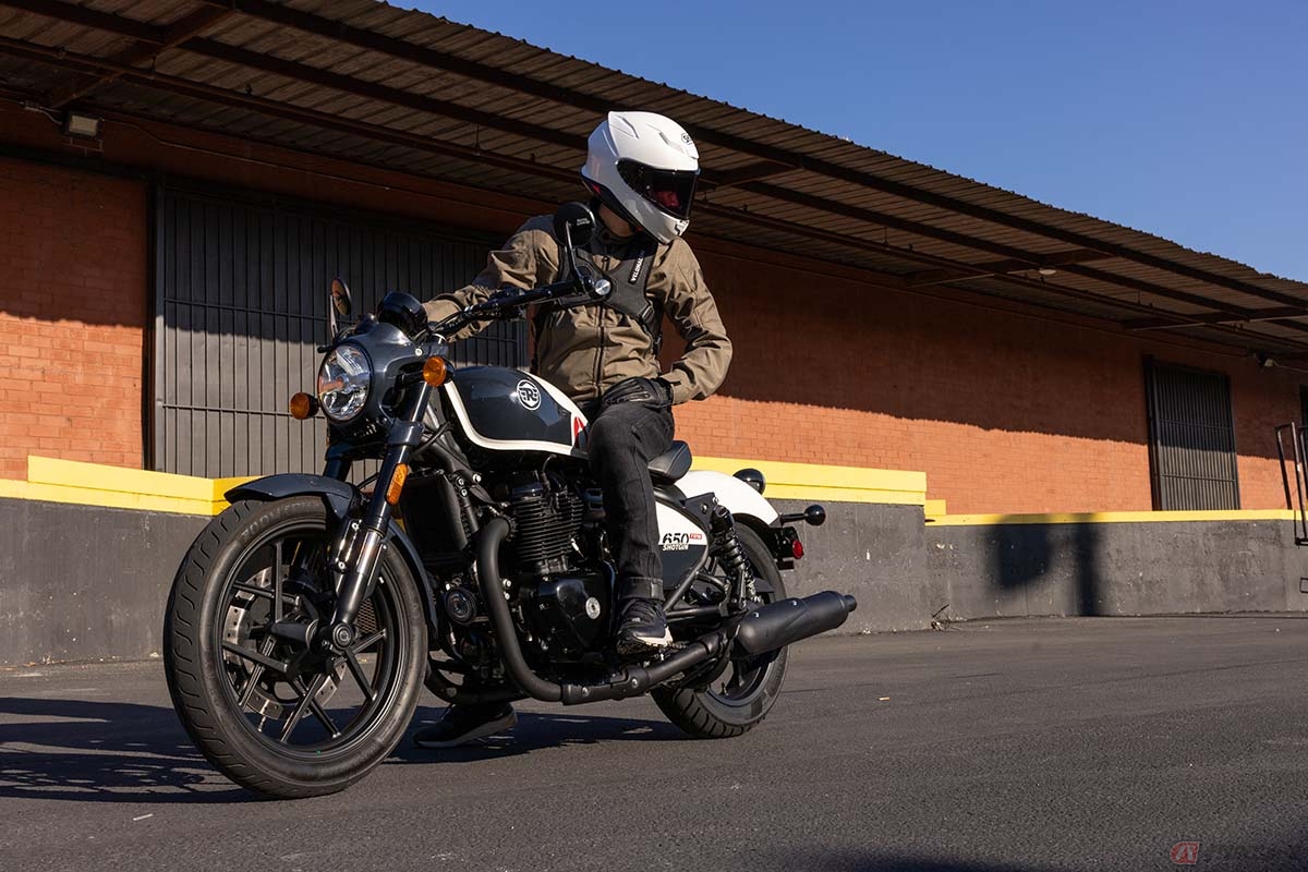 「ショットガン650」はネイキッド的なスタイルを構築しているが、その着想はカスタムバイクシーンにあったといいます