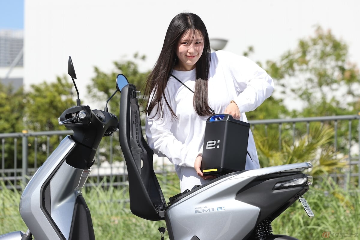 ホンダのEM1 e:は、約6時間で充電が完了
