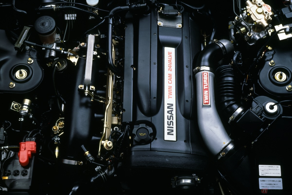 日産スカイラインGT-R(R32型)に搭載された直列6気筒2.6リッター「RB26DETT(Response Balance 2600cc DOHC Electronic concentrated engine control system Twin Turbo)」エンジン