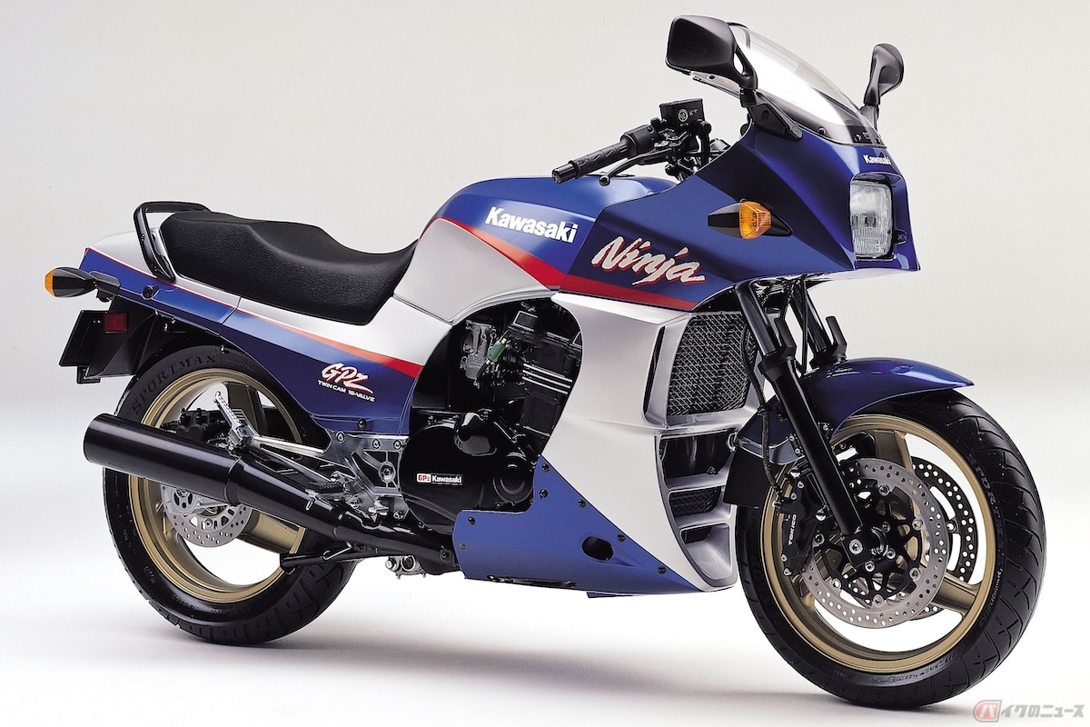 初代ニンジャのGPZ900Rは、形式のA1からA16まで時代の変化にあわせて進化しながら生産が続けられた(写真:ZX900-A16)