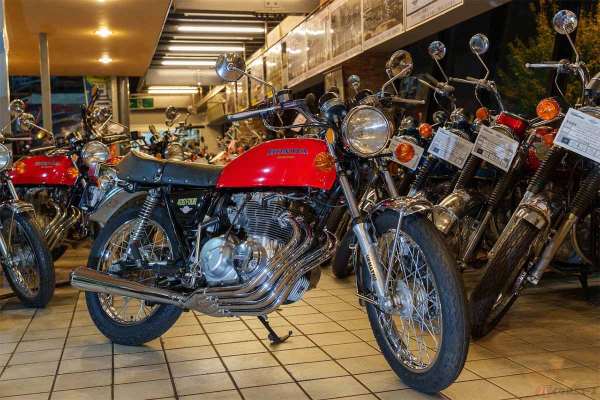 ウエマツから販売が開始された70年代の世界的名車ホンダ「CB400FOUR」の純正マフラー