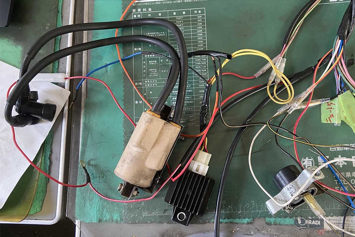 リプロメインハーネスを修正し12V･全波整流レギュレーターに対応