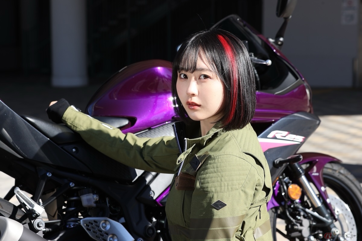 デザインは流行りの昭和れとりぃ(?)な感じですがスペックは最新ロードスポーツそのもの