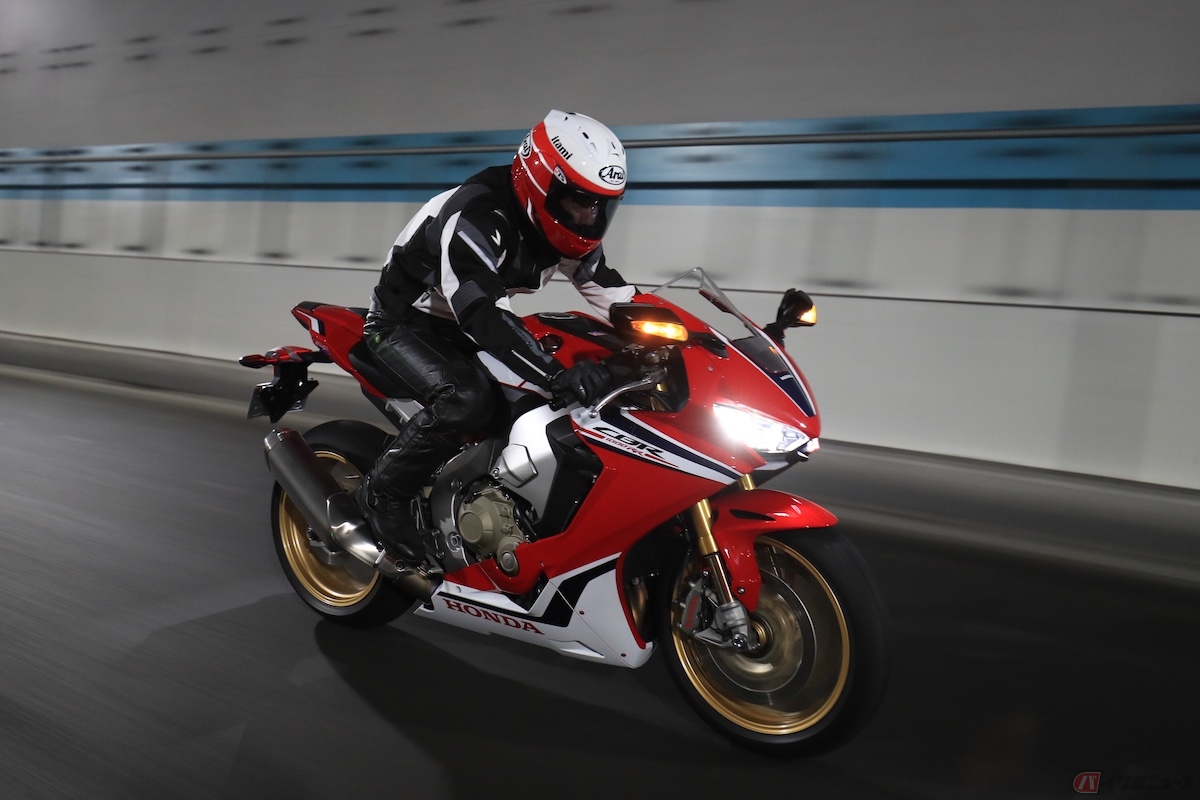 様々な電子制御技術が搭載されるホンダ「CBR1000RR」