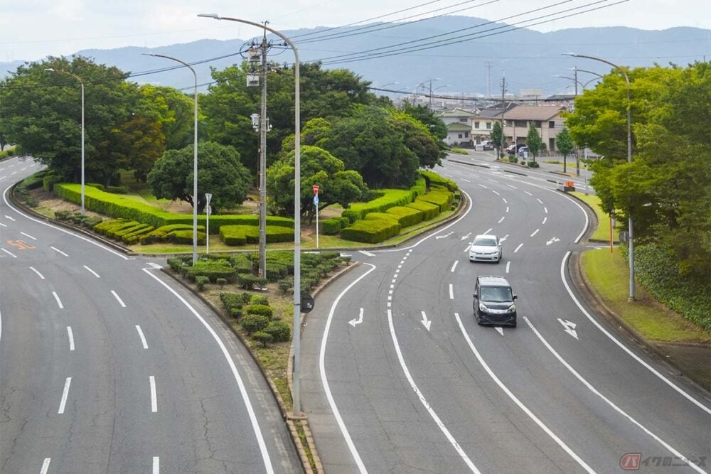 道路交通法で車線変更についてルールがしっかりと定められている