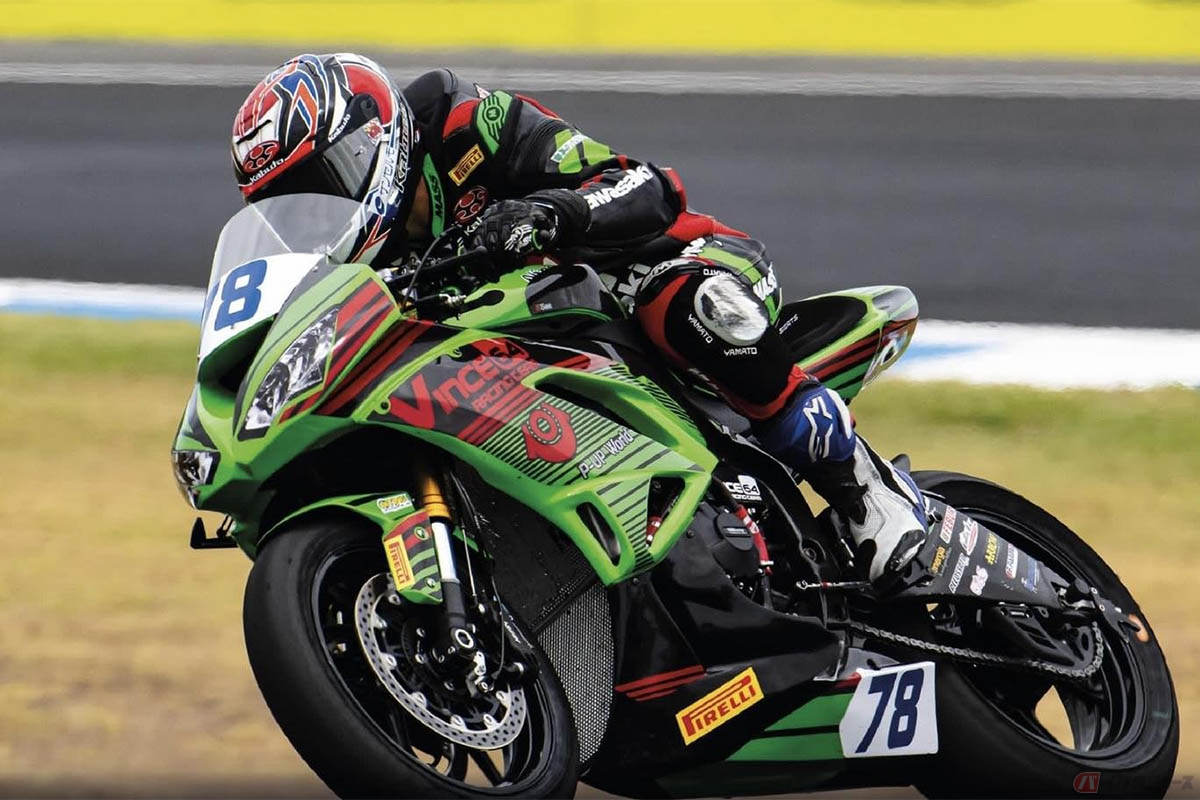 スーパースポーツ世界選手権の開幕戦でフィリップアイランドを走る大久保光選手