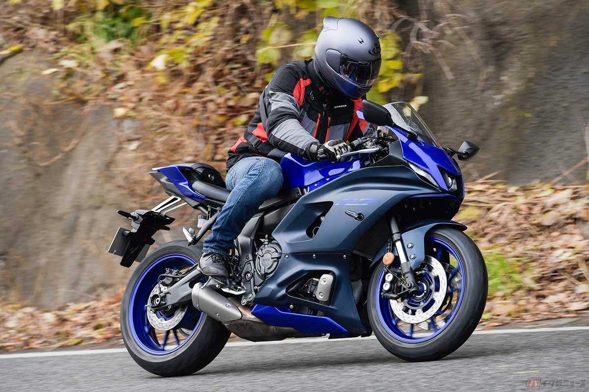 「YZF-R」シリーズの一員であることは間違い無いが、ワインディングでは攻めずとも楽しめる、走っている時のバイクとの一体感がスバラシイ
