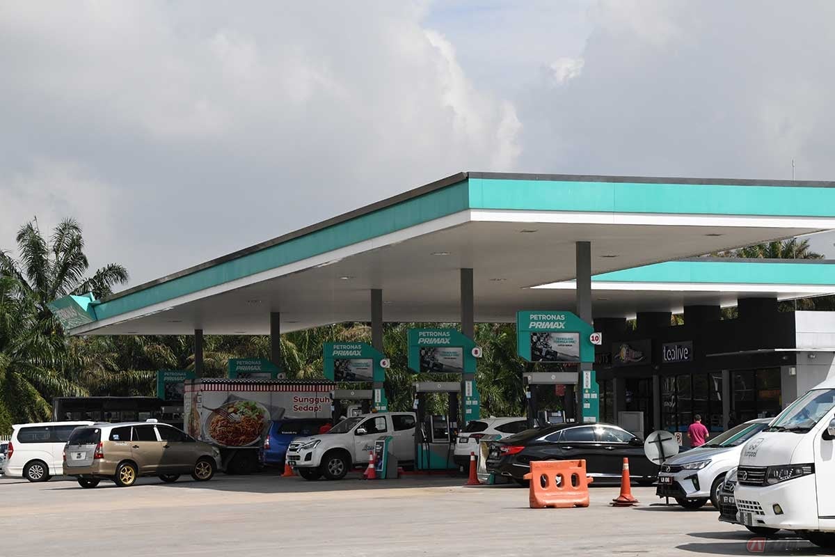クアラルンプール空港近くの「PETRONAS(ペトロナス)」