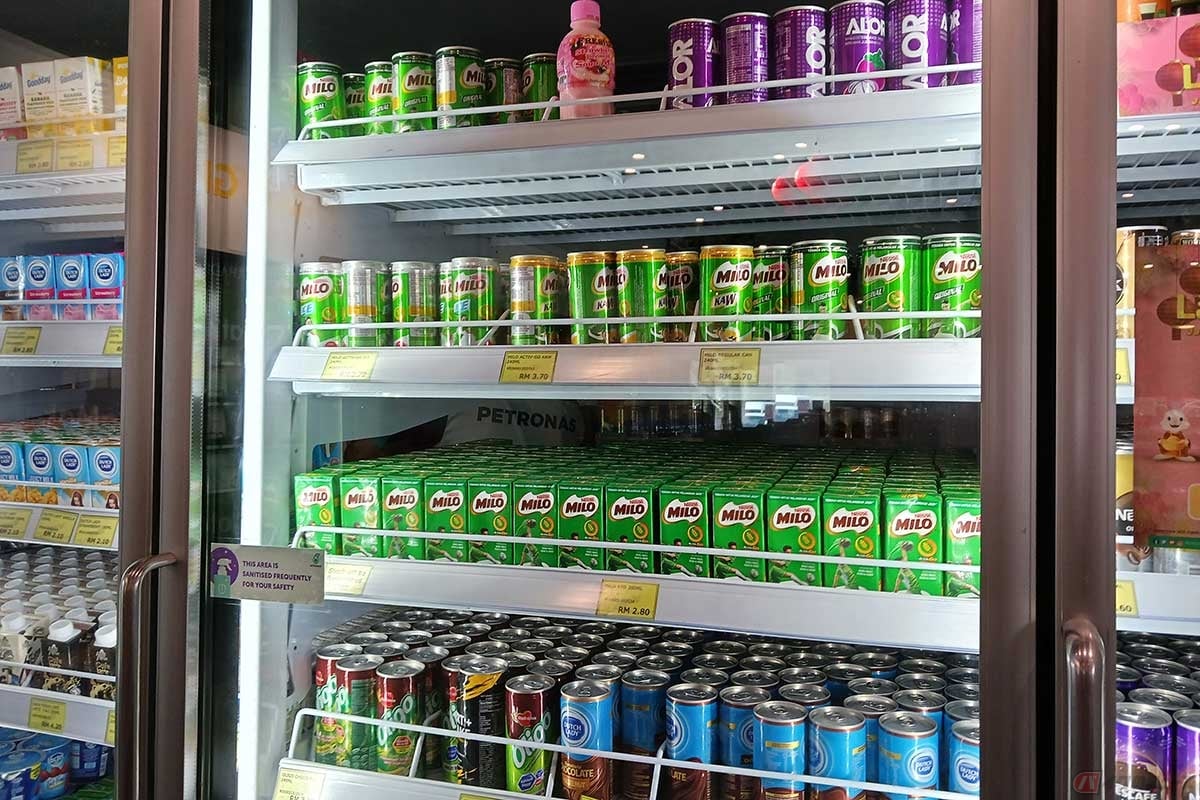 もはや驚きはしないが、マレーシアと言えば「ミロ」。この数だけでもどれだけポピュラーなのかがうかがえるというもの(味は日本のものと変わらない)