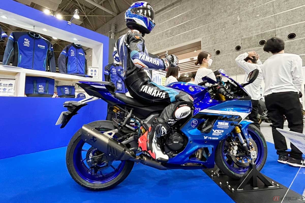 ヤマハ「YZF-R7 YAMAHA FACTORY RACING TEAMフェアリングキット」装着車両
