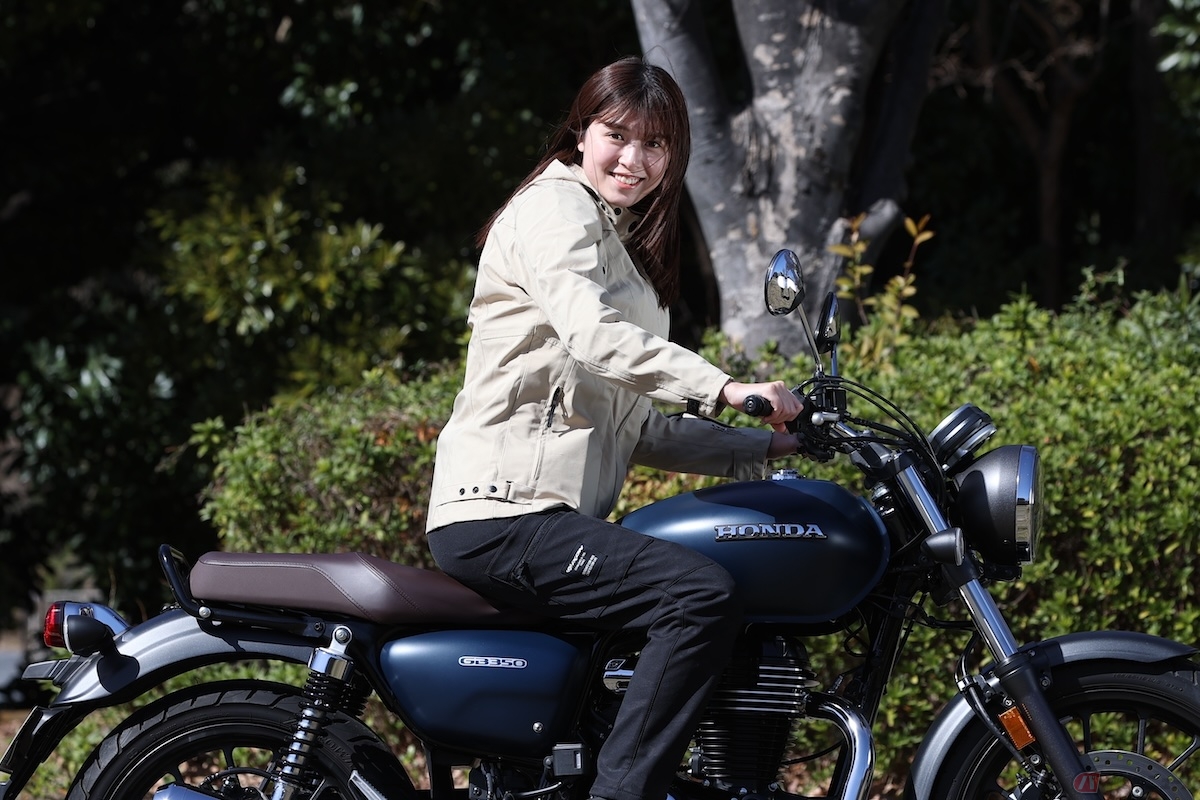バイクに乗る時の姿勢は、運転をする上で非常に重要なポイントです