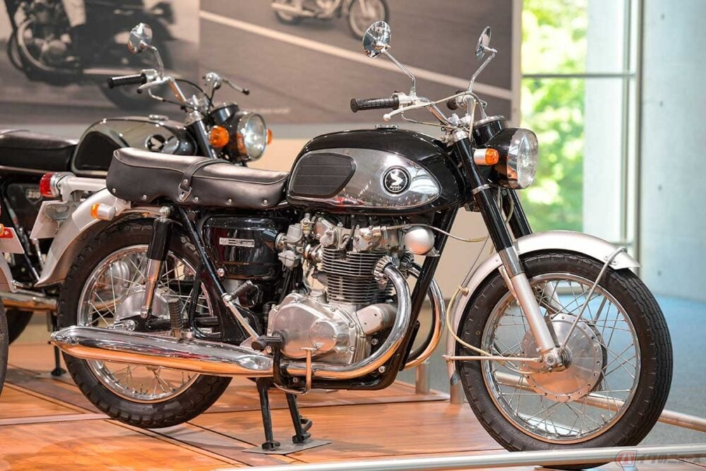 ホンダ初の大型バイクである「ドリームCB450」（1965年型）は、最高速180km／hを誇る高性能車だった