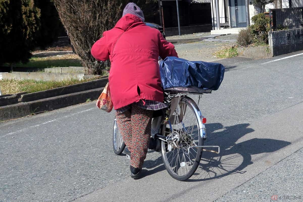 かつてよく見かけた「けんけん乗り」は、なぜ消えた？