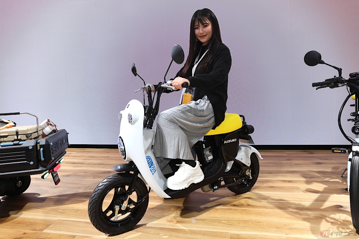 ジャパンモビリティショウ2023で展示されたスズキ「eチョイノリ」