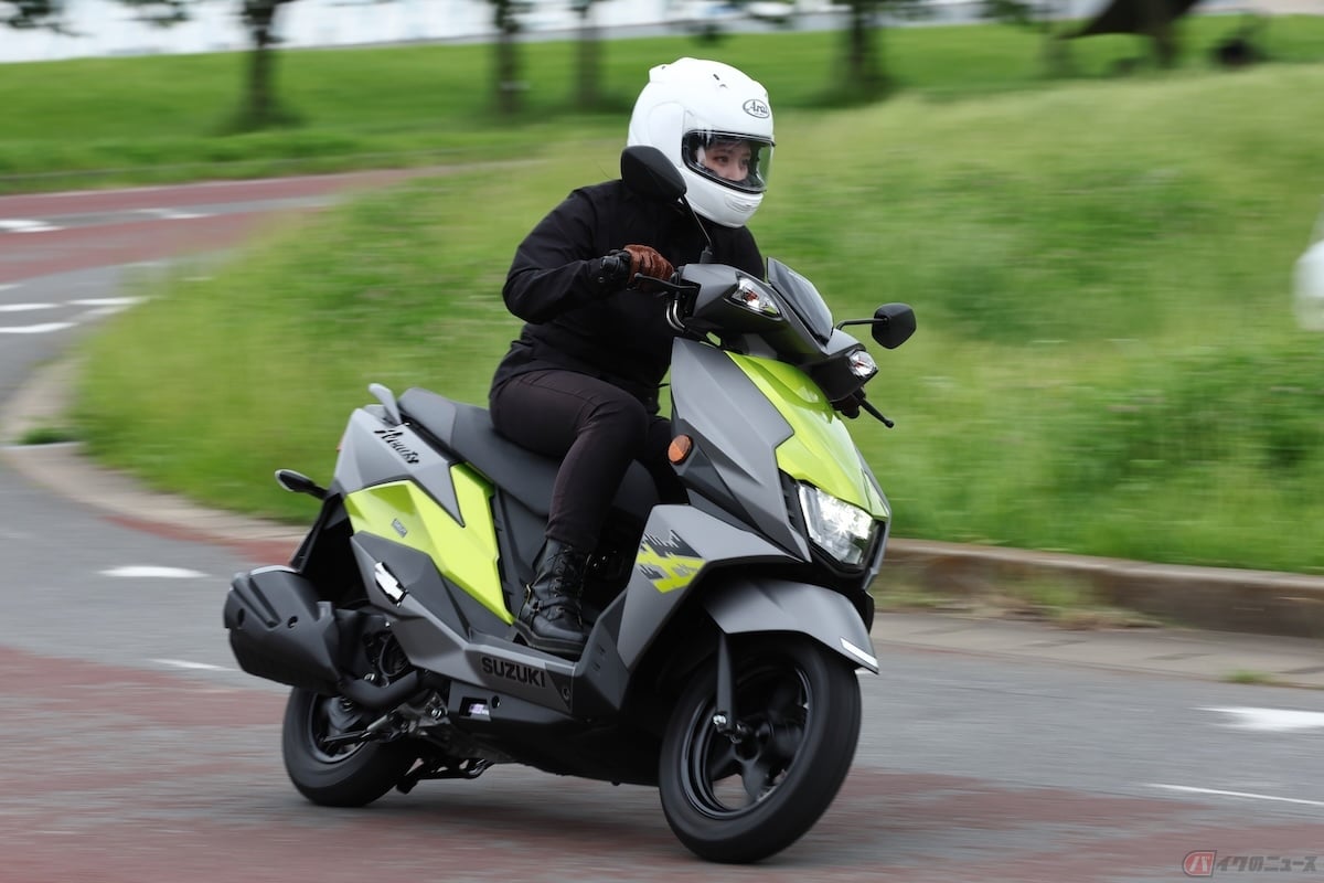 スズキ「アヴェニス125」