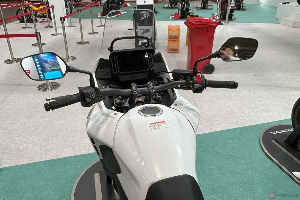 ホンダ「NX400」(第40回 大阪モーターサイクルショー2024)