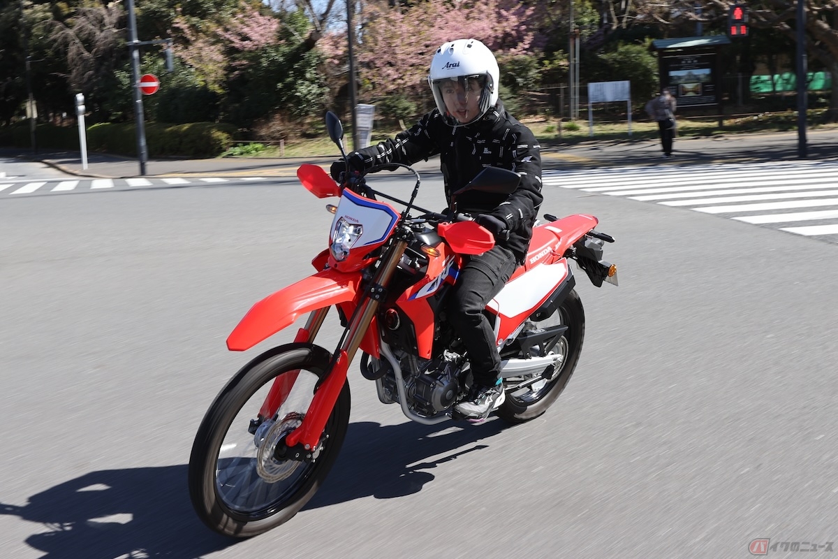 スピードを楽しむというよりもバイクのバランス感覚を全身で楽しむことができる