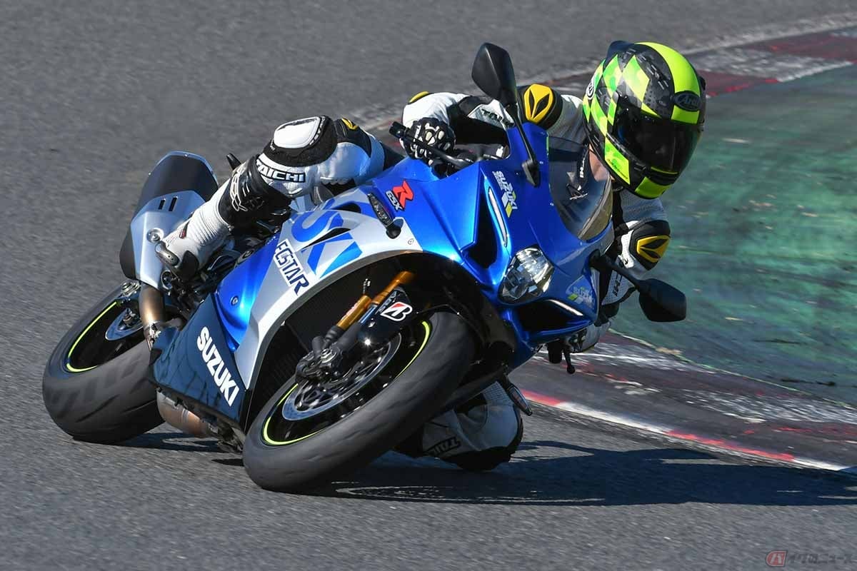 ブリヂストン「バトラックスハイパースポーツS23」を履いたスズキ「GSX-R1000R」でサーキット走行を楽しむ筆者(青木タカオ)