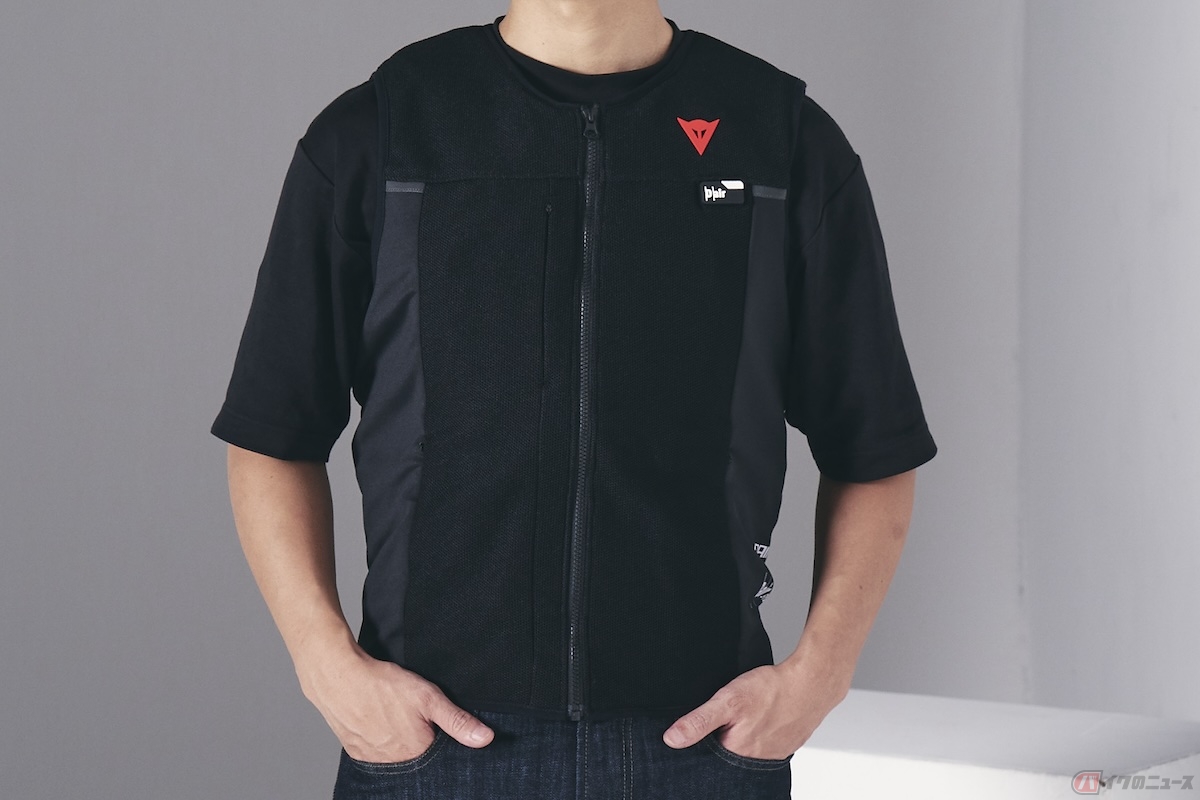 ライダーが身に着けるベストタイプや内蔵型ジャケットのバイク用のエアバッグ