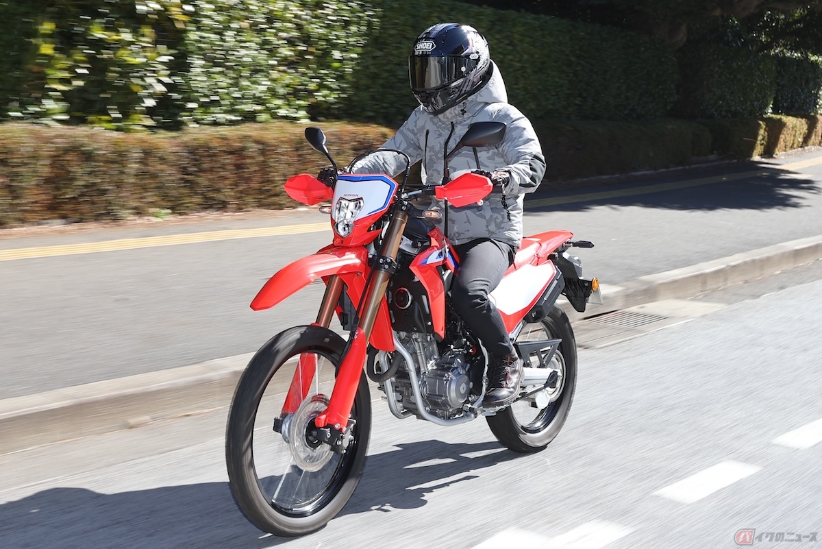 街中でよく見かける車種としては、ホンダの「CRF250L」などもある