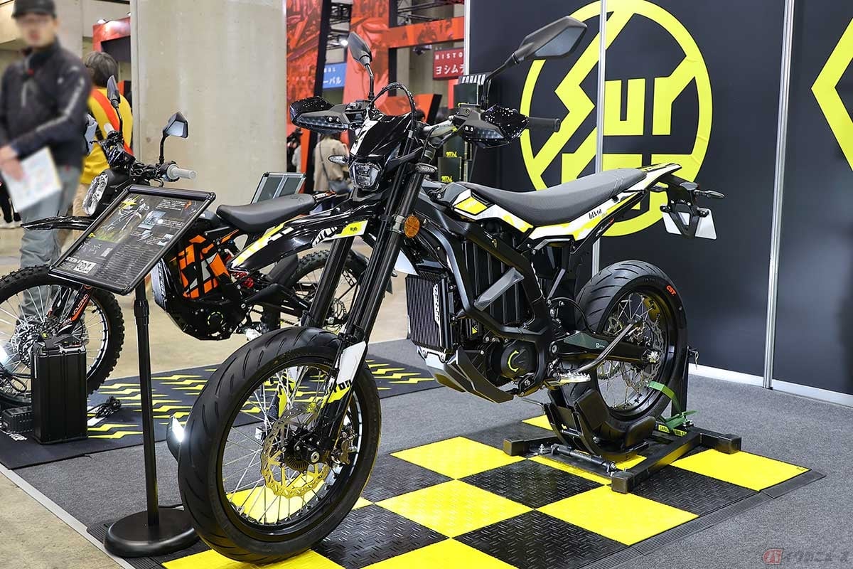 サーロン「ウルトラ・ビー」のモタード仕様(第51回 東京モーターサイクルショー)