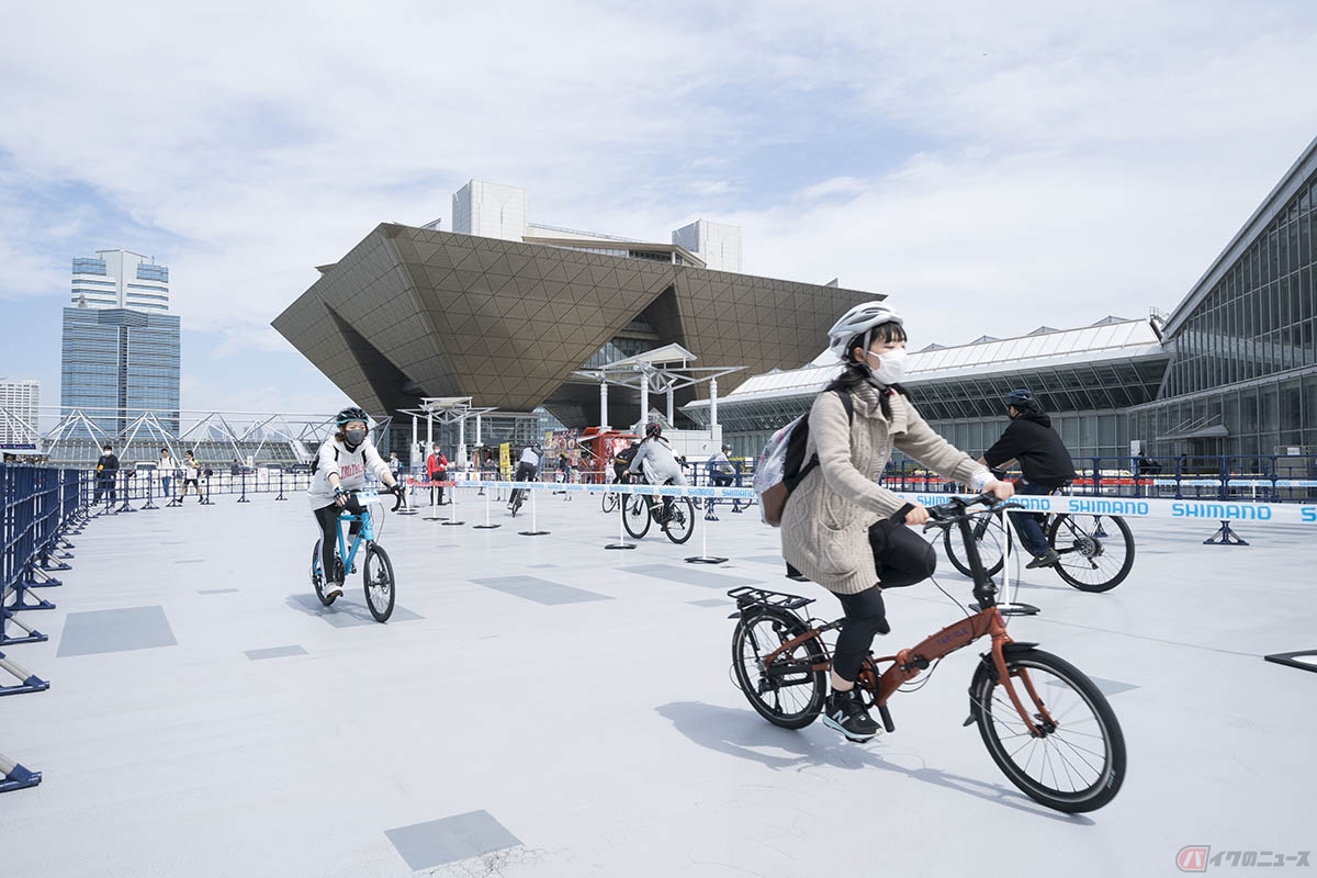 CYCLE MODE TOKYOでの試乗の様子