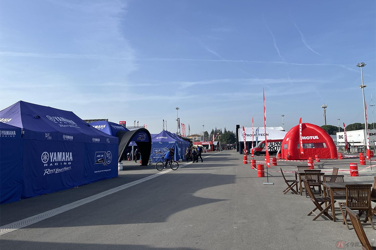 ワールドスーパースポーツ第2戦が行われたカタロニアサーキットのパドック