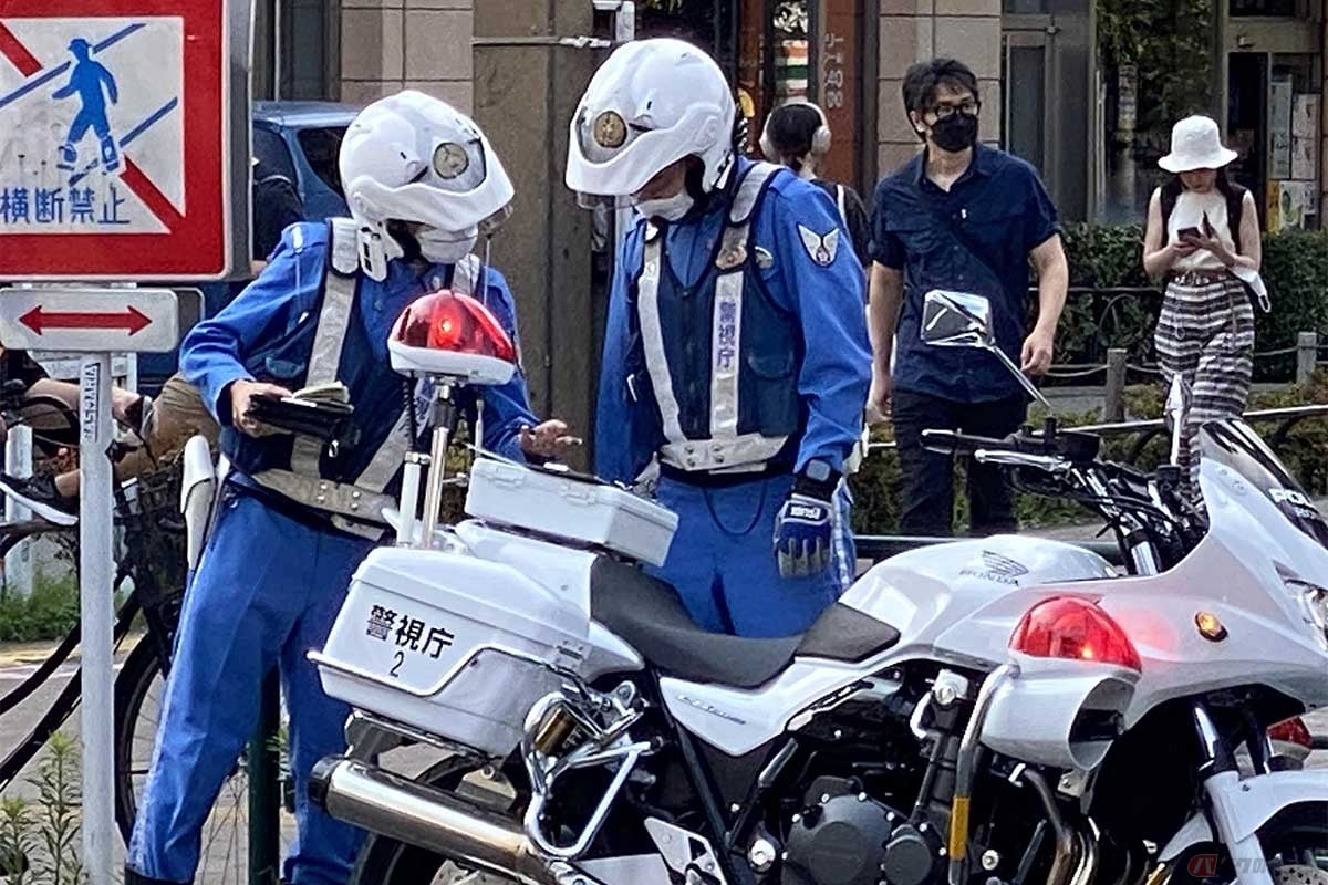 騒音に対する通報は、事件や事故といった緊急性のあるものではないため通報してもすぐに警察が駆け付けてくれる訳ではない