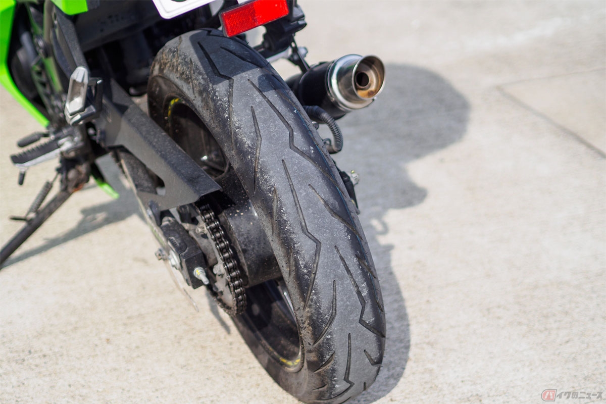 変摩耗が進むとタイヤが破裂する可能性がある