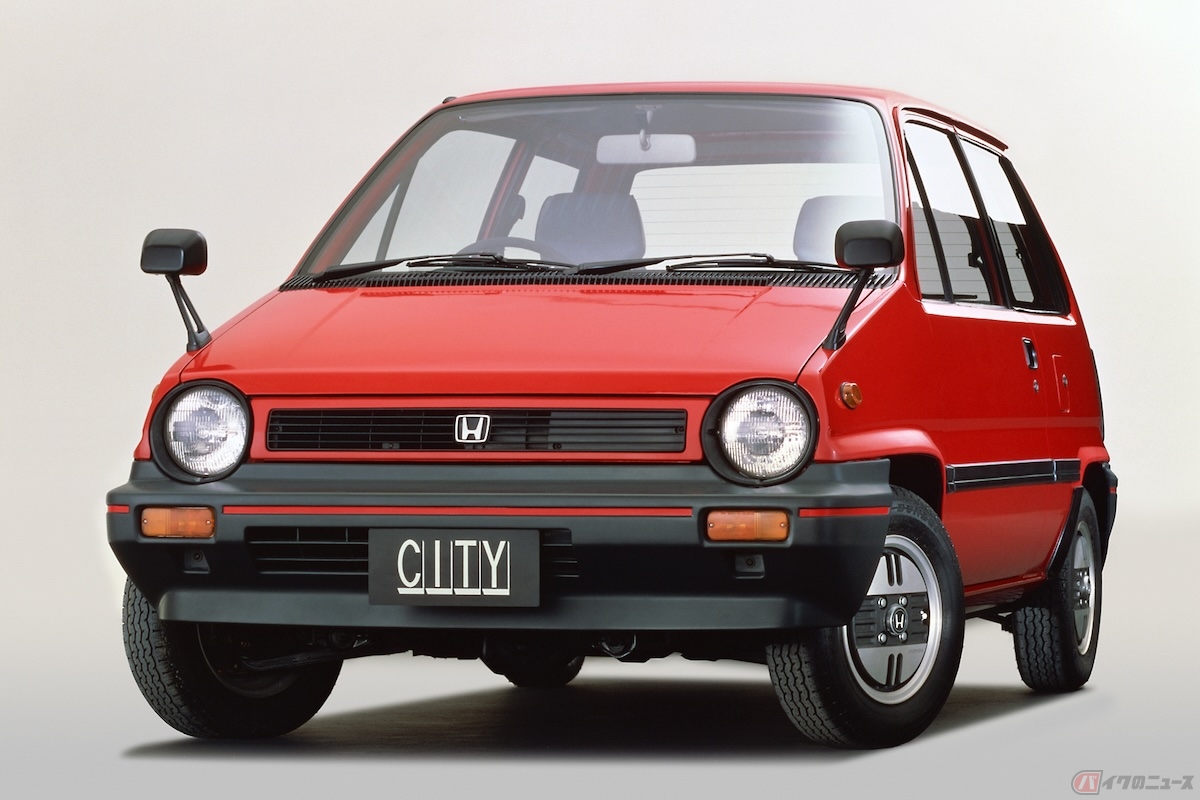 1981年にホンダが発売したFFニューコンセプトカーライブビークル「シティ R」