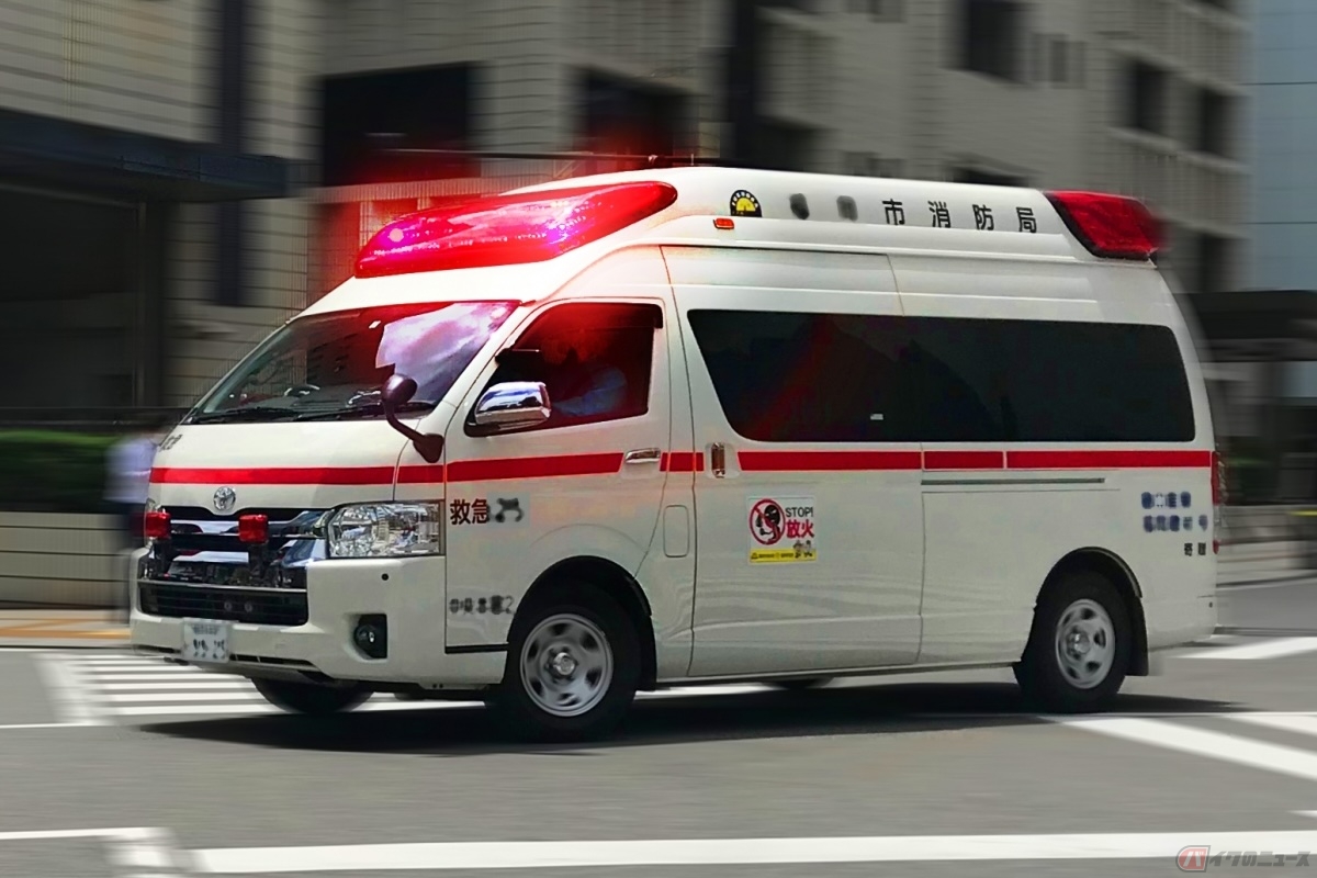 緊急自動車は、法令の規定により停止しなければならない場合においても、停止することを要しない