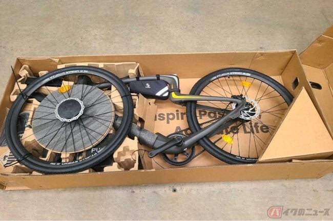 スマホ接続に音声・指紋認証、フルカーボンボディ…… 最先端