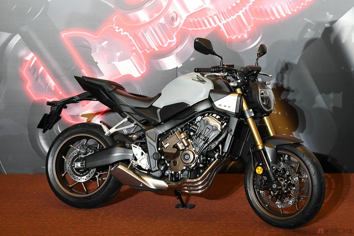 ホンダ「CB650R E-Clutch」