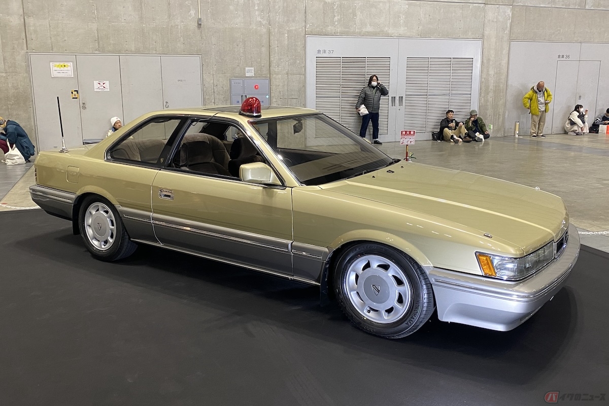 「帰ってきた あぶない刑事」に登場する日産の1987年式F31レパード